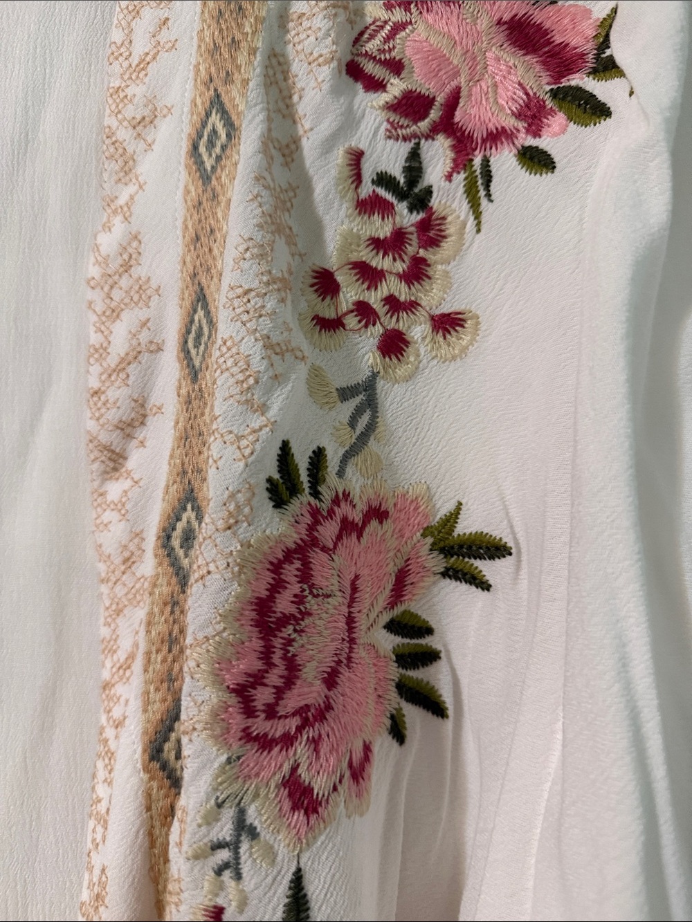 Embroidered Rhauna - Picture 3 of 4